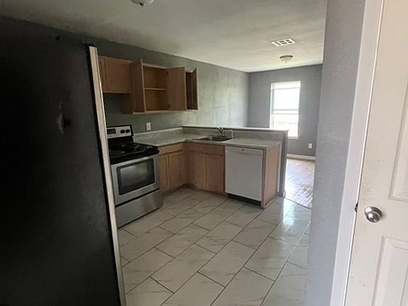 4th image of 3303 Toledo Dr APT D