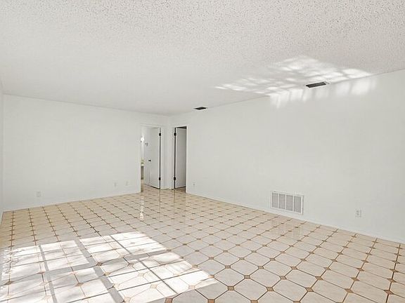 5th image of 648 Bua Dr