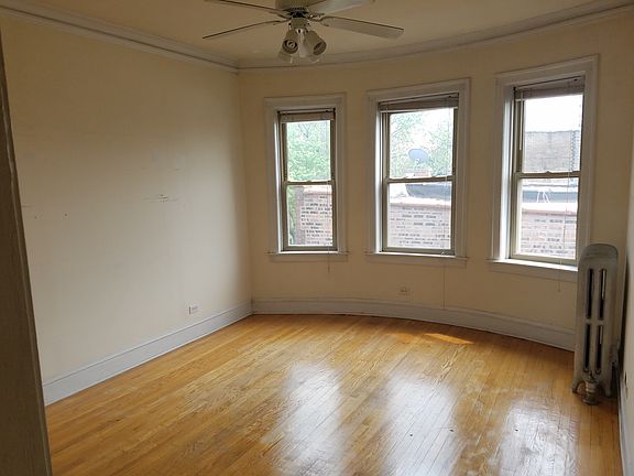5th image of 4934 N Winthrop Ave APT 2B