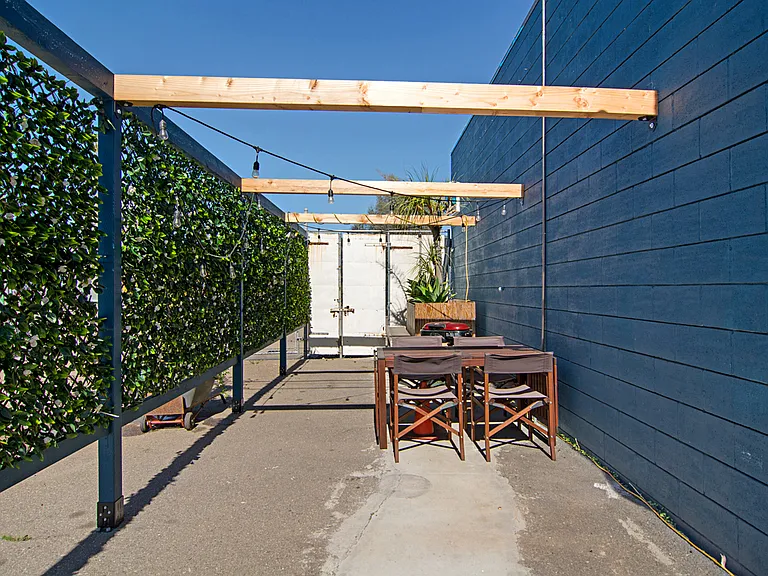 Logan Ave — Photo 22