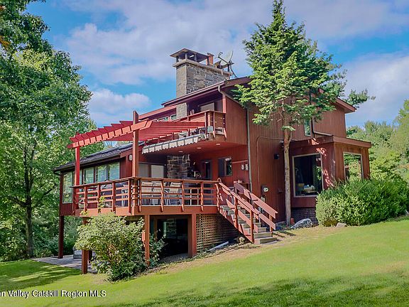 3rd image of 388 Sky Farm Road #Stop 11