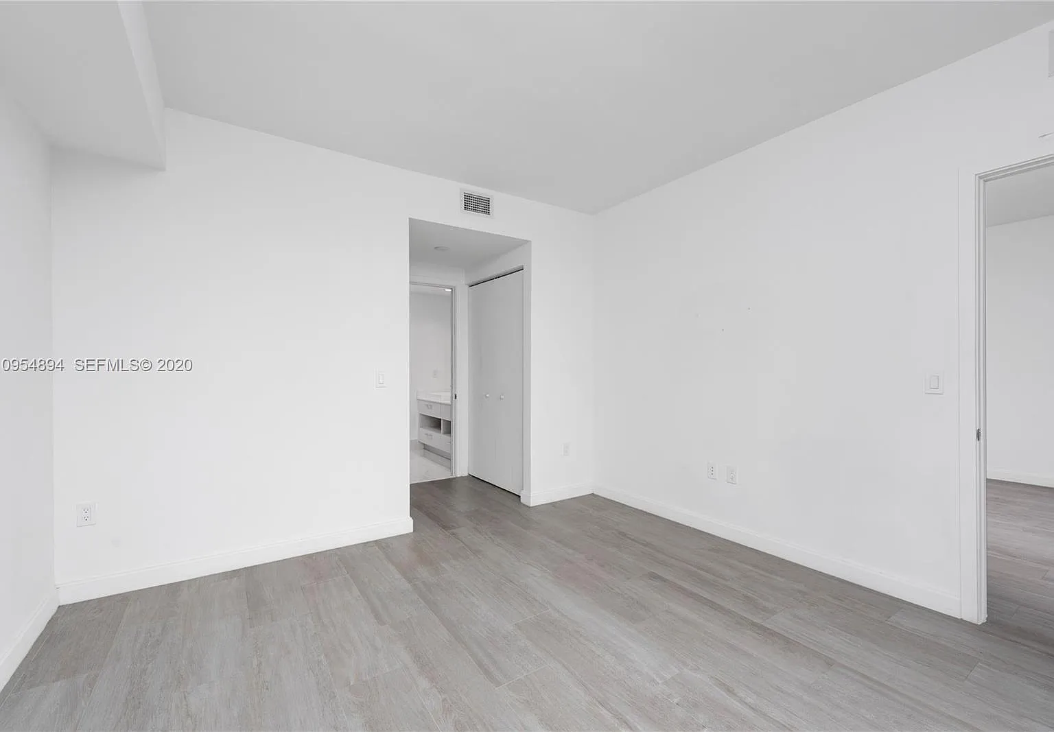 1 bed, 1.5 bath, 738 sqft, $3,700 — Photo 4