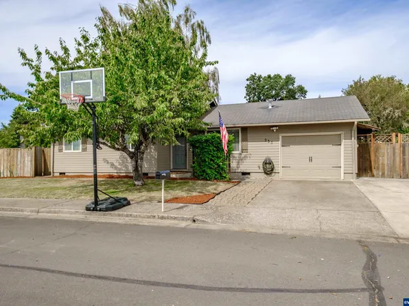 235 Tamara St, Junction City, OR 97448