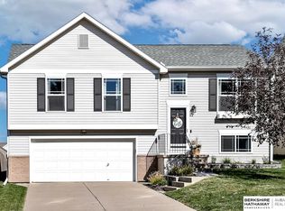 19618 U St, Omaha, NE 68135