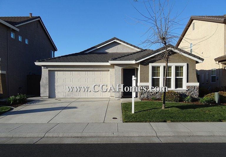 1st image of 1682 Loon Lake St