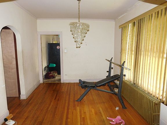 3rd image of 11819 S Hale Ave
