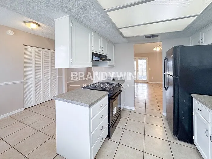 8236 Weybridge Dr — Photo 8