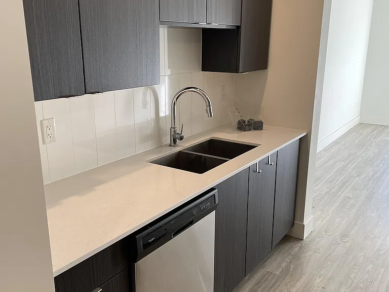 337 Sunnyside Ave #304 — Photo 3
