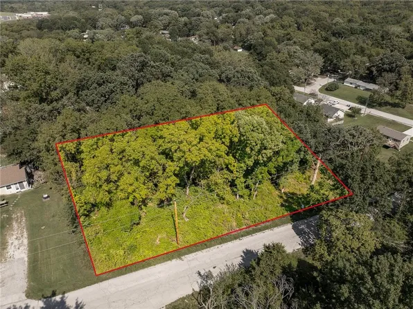 11806 E Lexington Ave, Independence, MO 64054