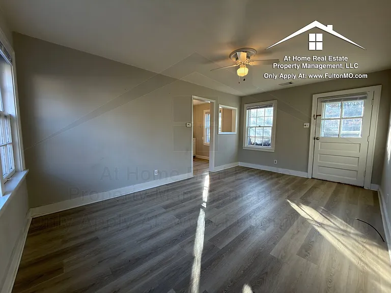 709 N 7th St — Photo 5