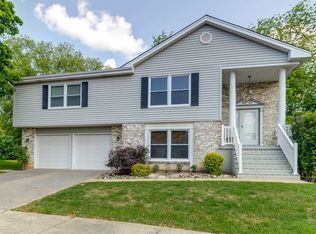 200 Lowell Pl, Vernon Hills, IL 60061