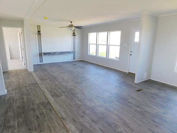 3rd image of 413 Bethlehem Rd