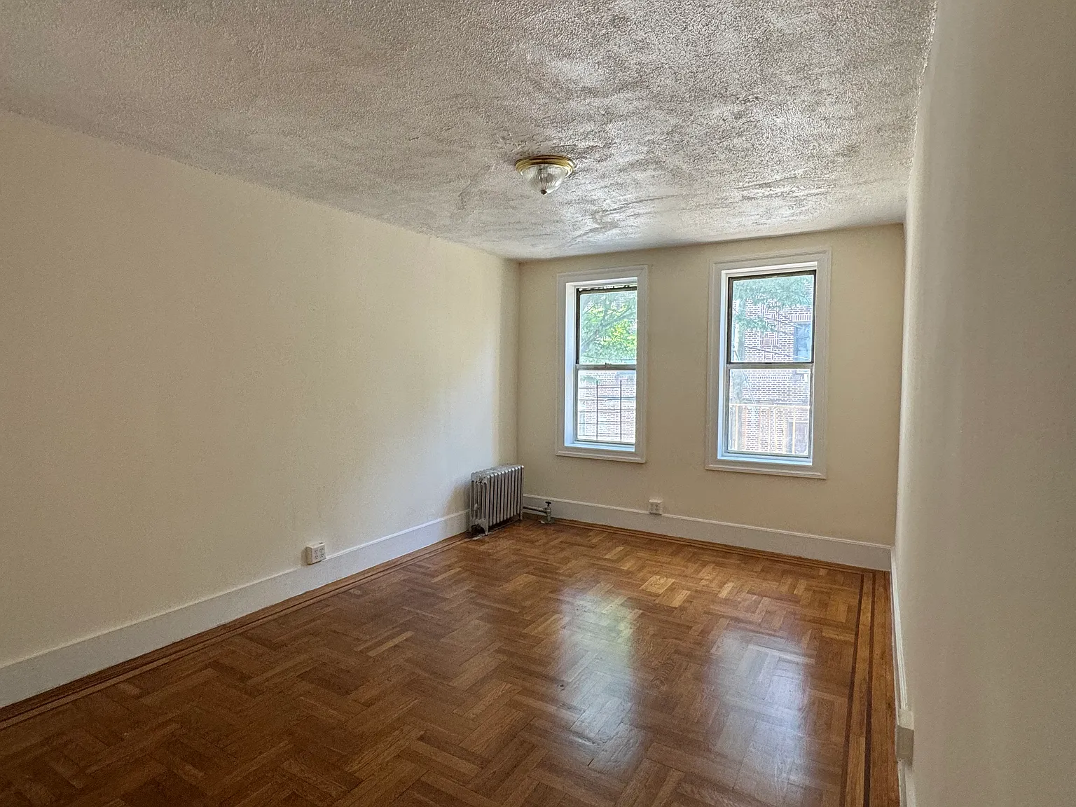 4254 Carpenter Ave — Photo 3