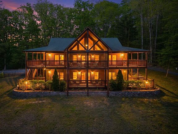 2nd image of 447 Creekmont Dr