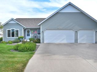 2595 Mossy Creek Dr, Owatonna, MN 55060