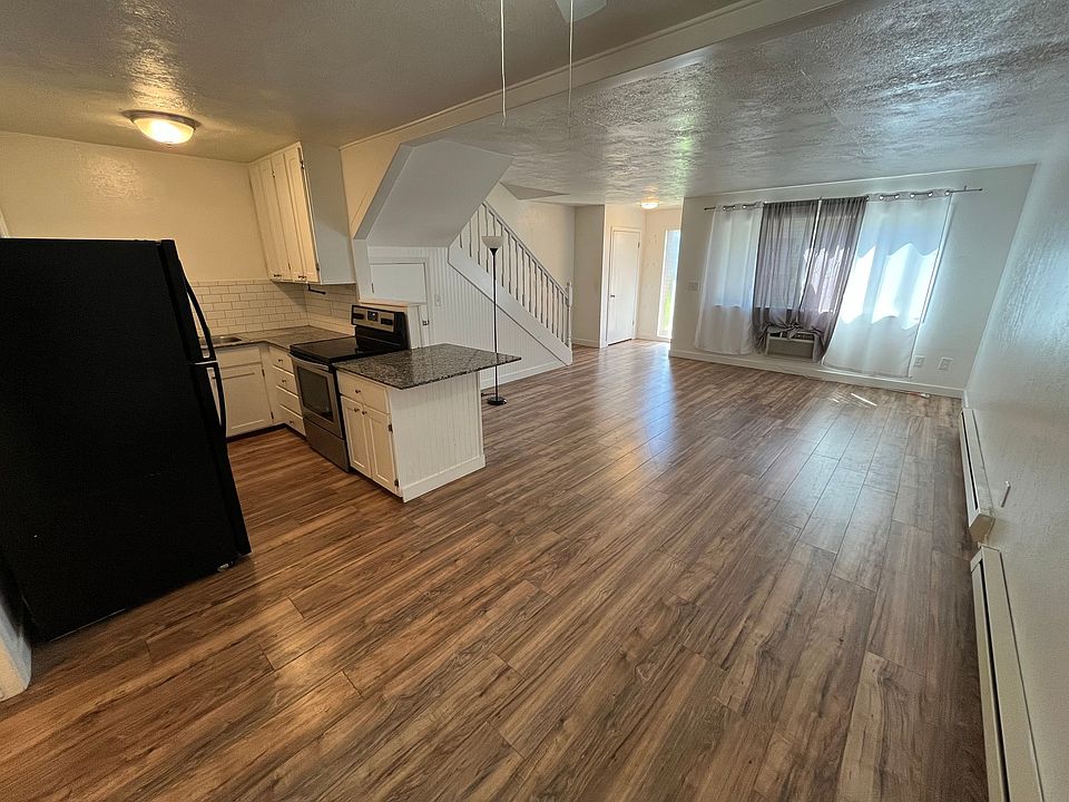 Kitchen & Living Room