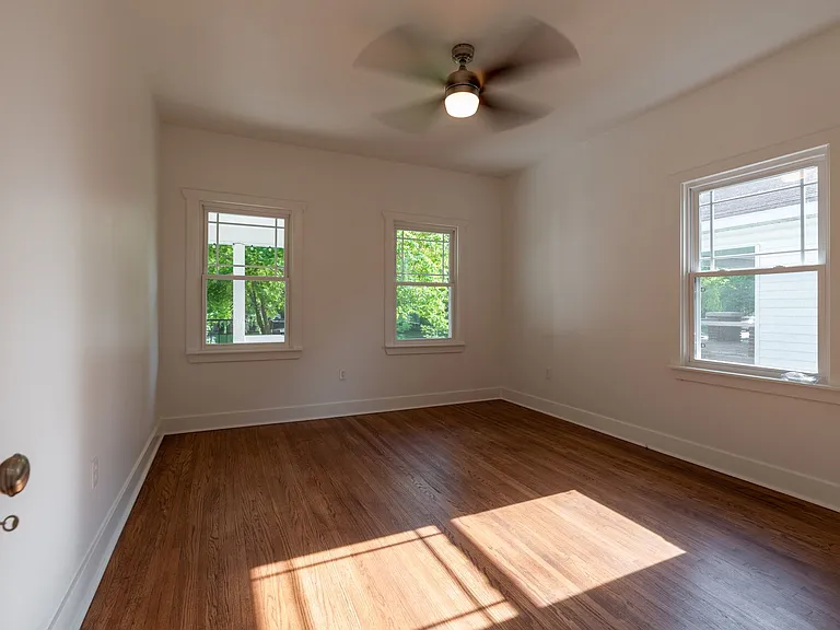 523 E Normal St — Photo 15