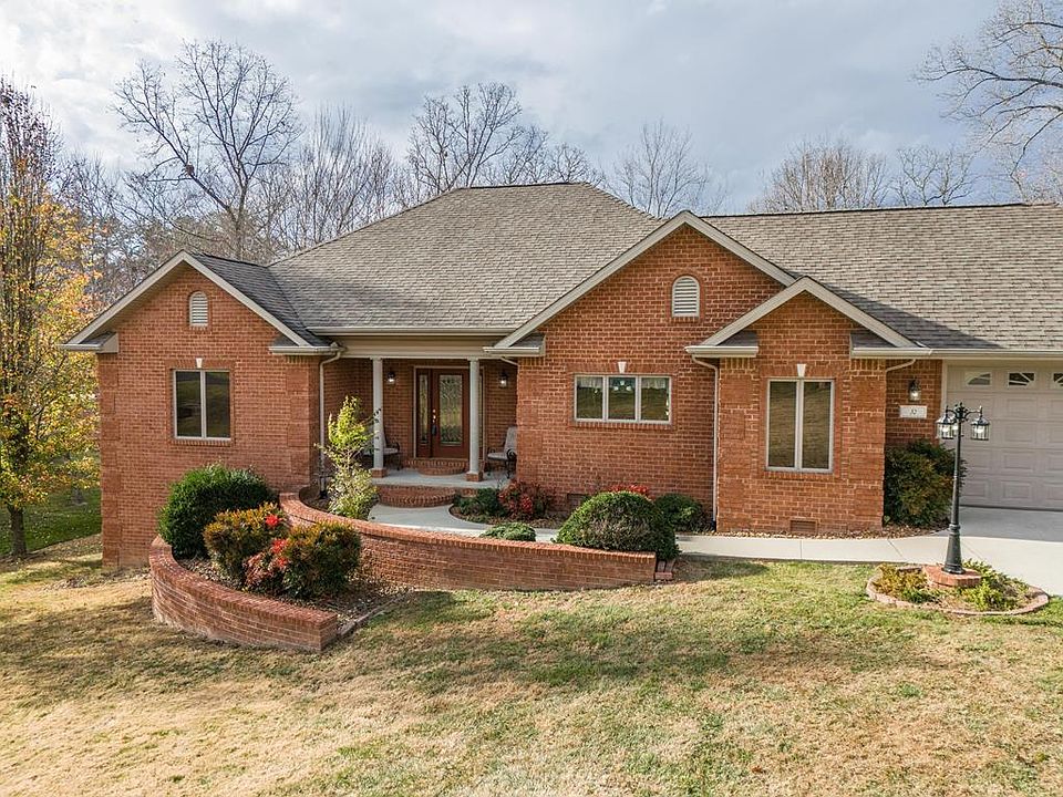 1st image of 32 Thames Ct