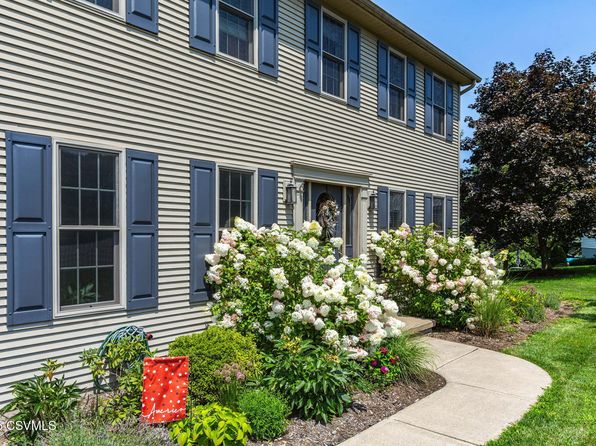 806 River Hill Dr, Danville, PA 17821