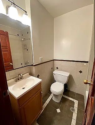3rd image of 155 W 83rd St APT 105