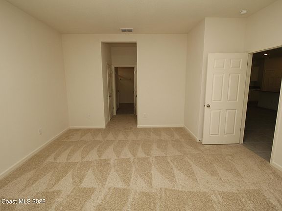 3rd image of 903 Remington Green Dr SE