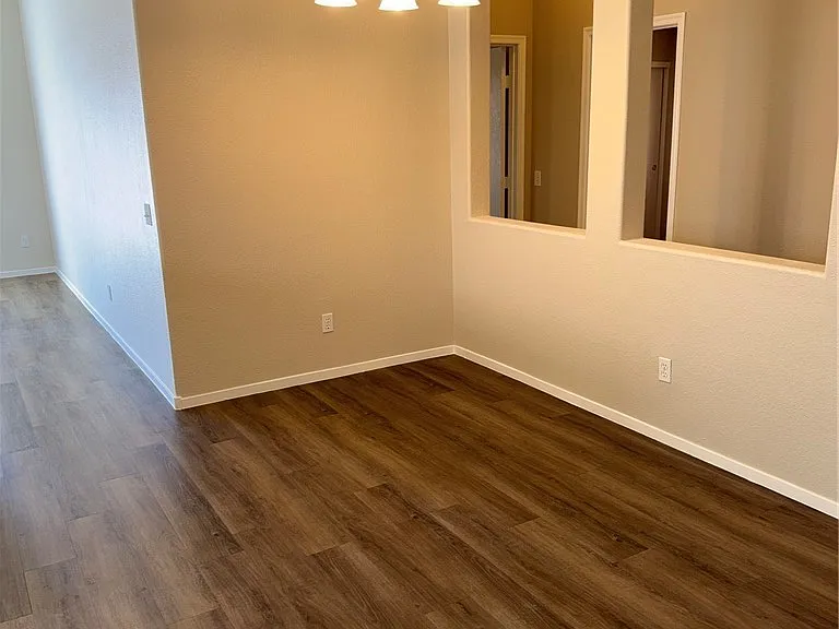 8056 Sweet Clover Ct — Photo 6
