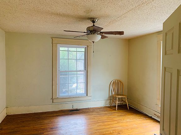 5th image of 1011 E Lee Ave