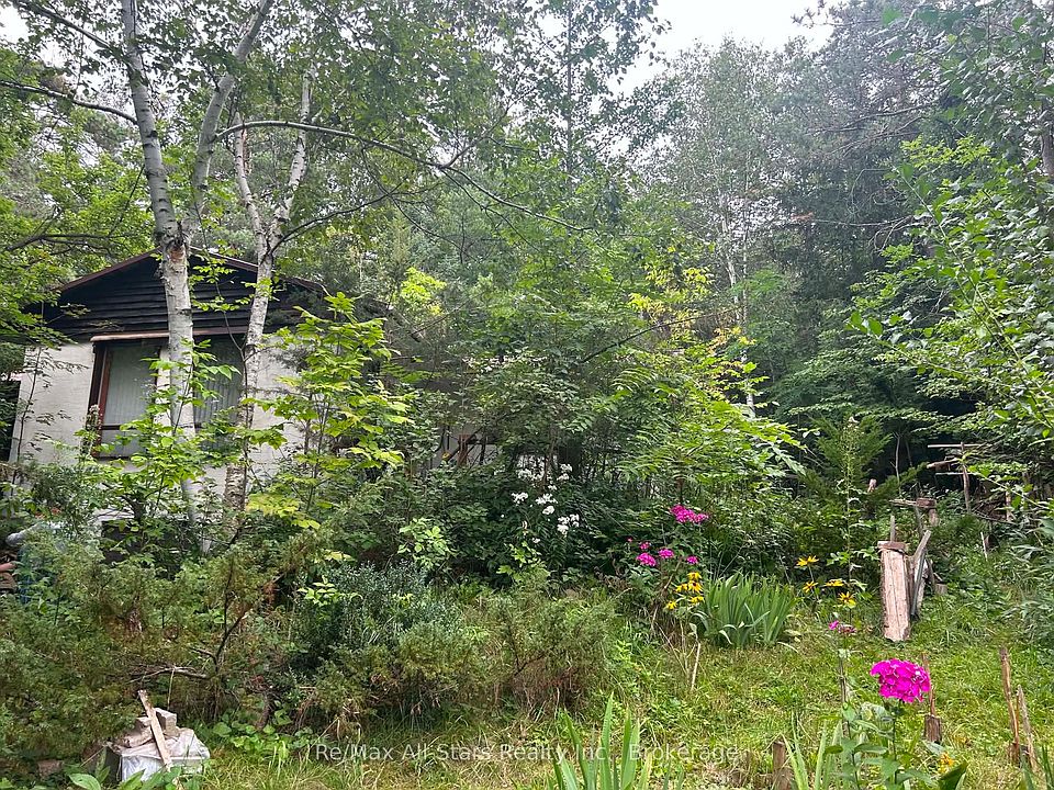 1st image of 136 Oakdene Cres