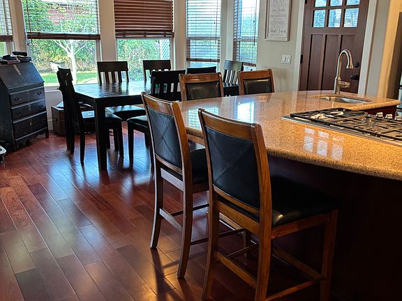 3rd image of 387 Bonito Ave