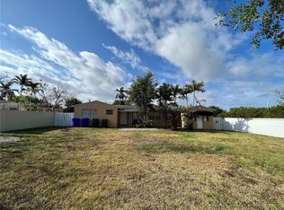 2718 Van Buren St, Hollywood, FL 33020