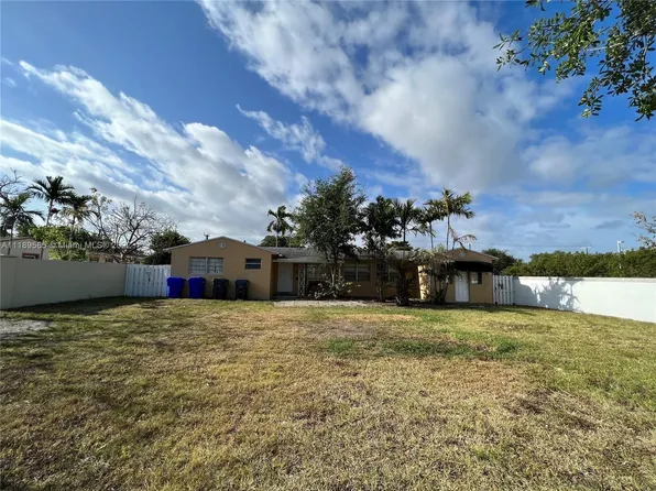 2718 Van Buren St, Hollywood, FL 33020