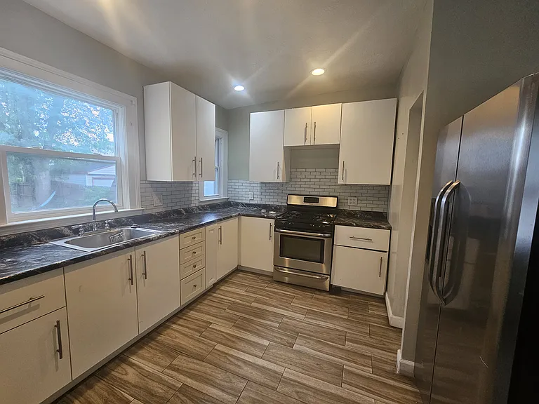 3868 Washington Park Blvd — Photo 4