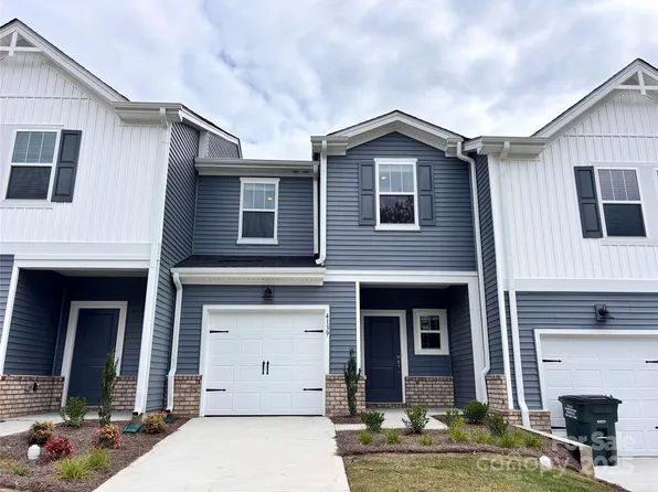 4139 Summit Woods Dr, Charlotte, NC 28216
