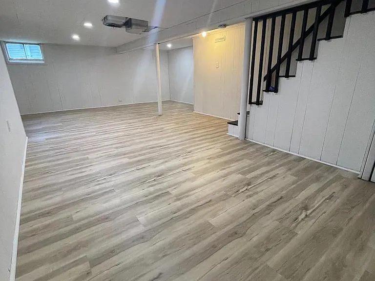 105 Breslin Ave — Photo 6