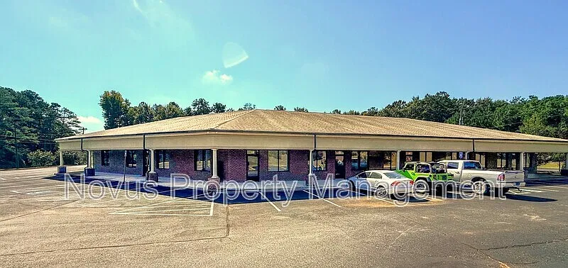Studio, 2300 sqft, $2,012 — Photo 1