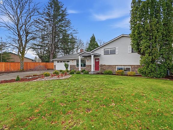 3rd image of 1371 NE Barnes Ct