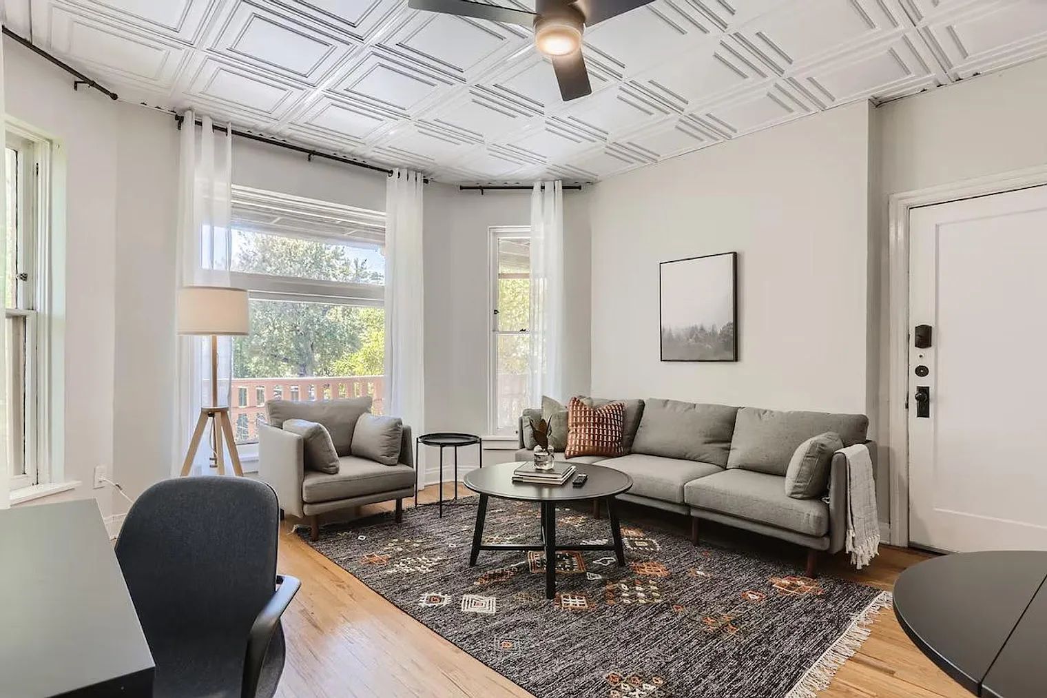 1 bed, 1.0 bath, 656 sqft, $2,747 — Photo 3