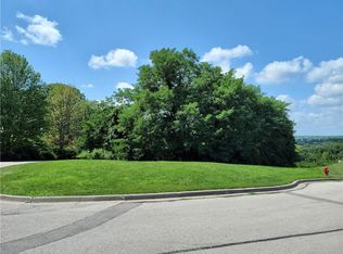 5870 Chateau Lane, Parkville, MO 64152