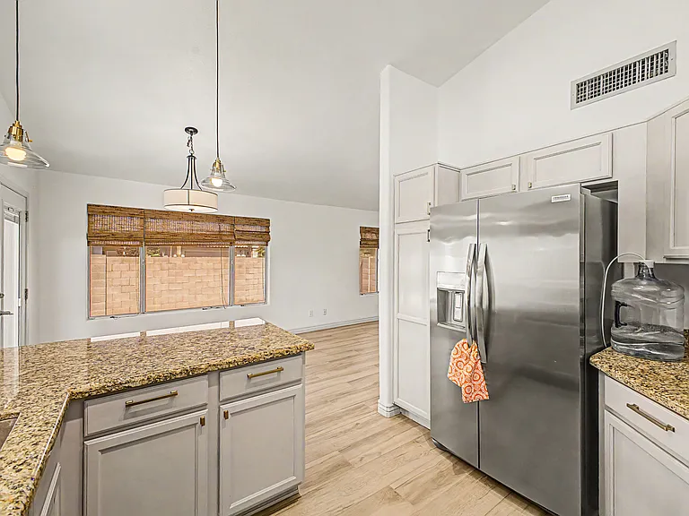 3905 E Rockwood Dr — Photo 11