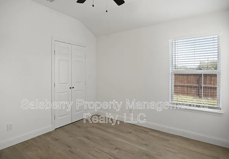 338 S 3rd St — Photo 20