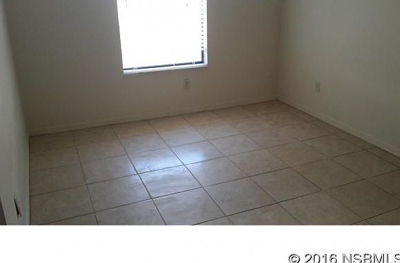 4th image of 12 Marilyn Dr
