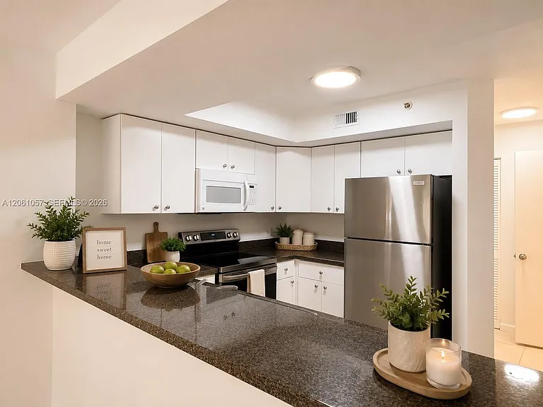 440 S Park Rd #109 — Photo 2