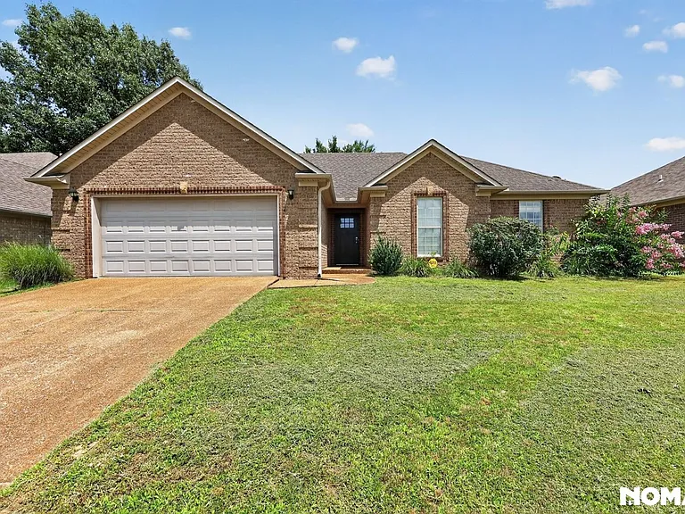 82 Grove Hill Ln — Photo 2