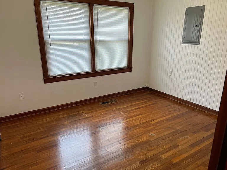 1009 Mike Ave — Photo 14