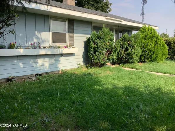 2201 McCullough Rd, Yakima, WA 98903
