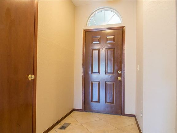 4th image of 10000 Hollyhead Way