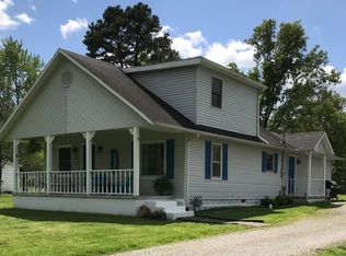 2909 N 13th St, Herrin, IL 62948