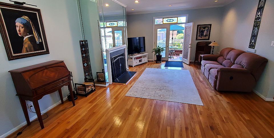 1st image of 416 Westover Mews
