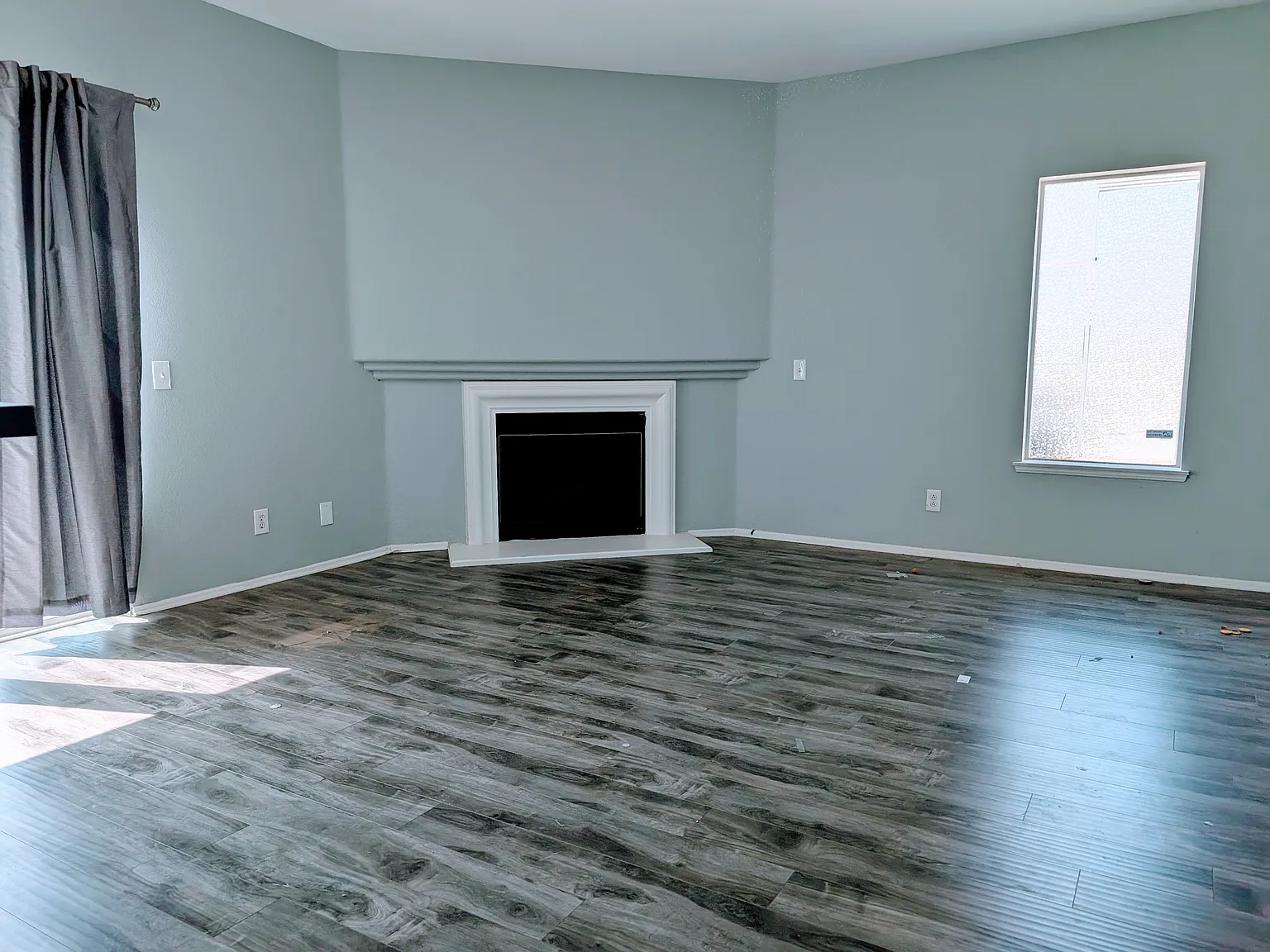 4 bed, 2404 sqft, $4,050 — Photo 3