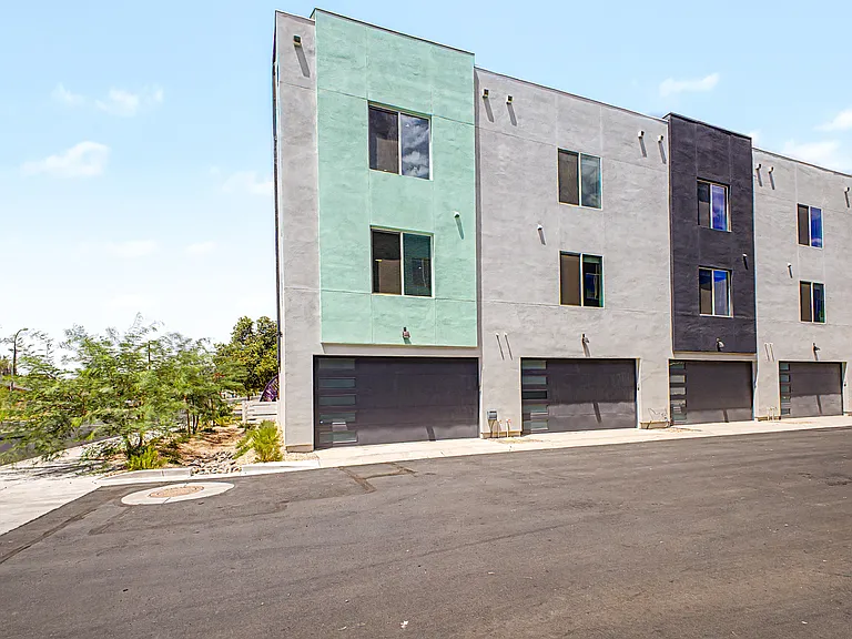 2601 E Clarendon Ave #9 — Photo 6